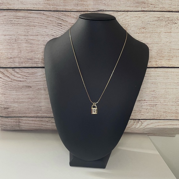 Initial necklace letter B - Picture 6 of 11